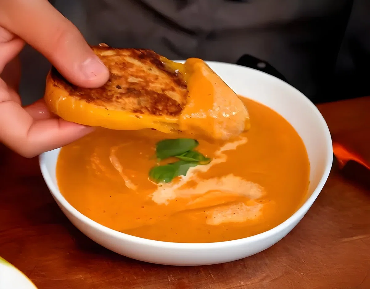 Roasted Garlic Tomato Soup with Grilled Cheese