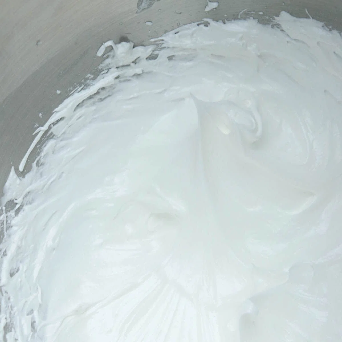 Vanilla Peppermint Meringues