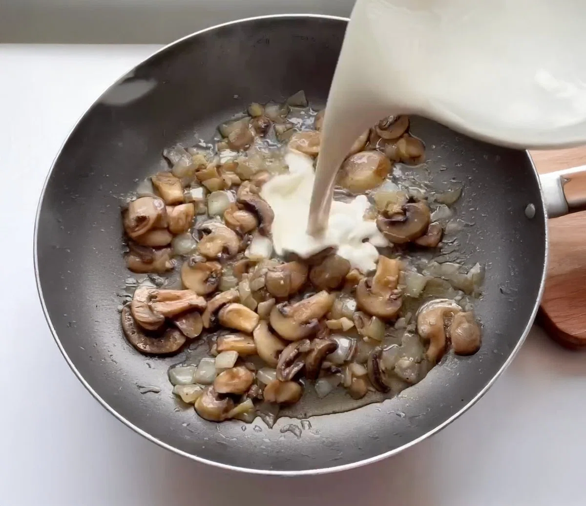 Truffle Mushroom Cream Pasta