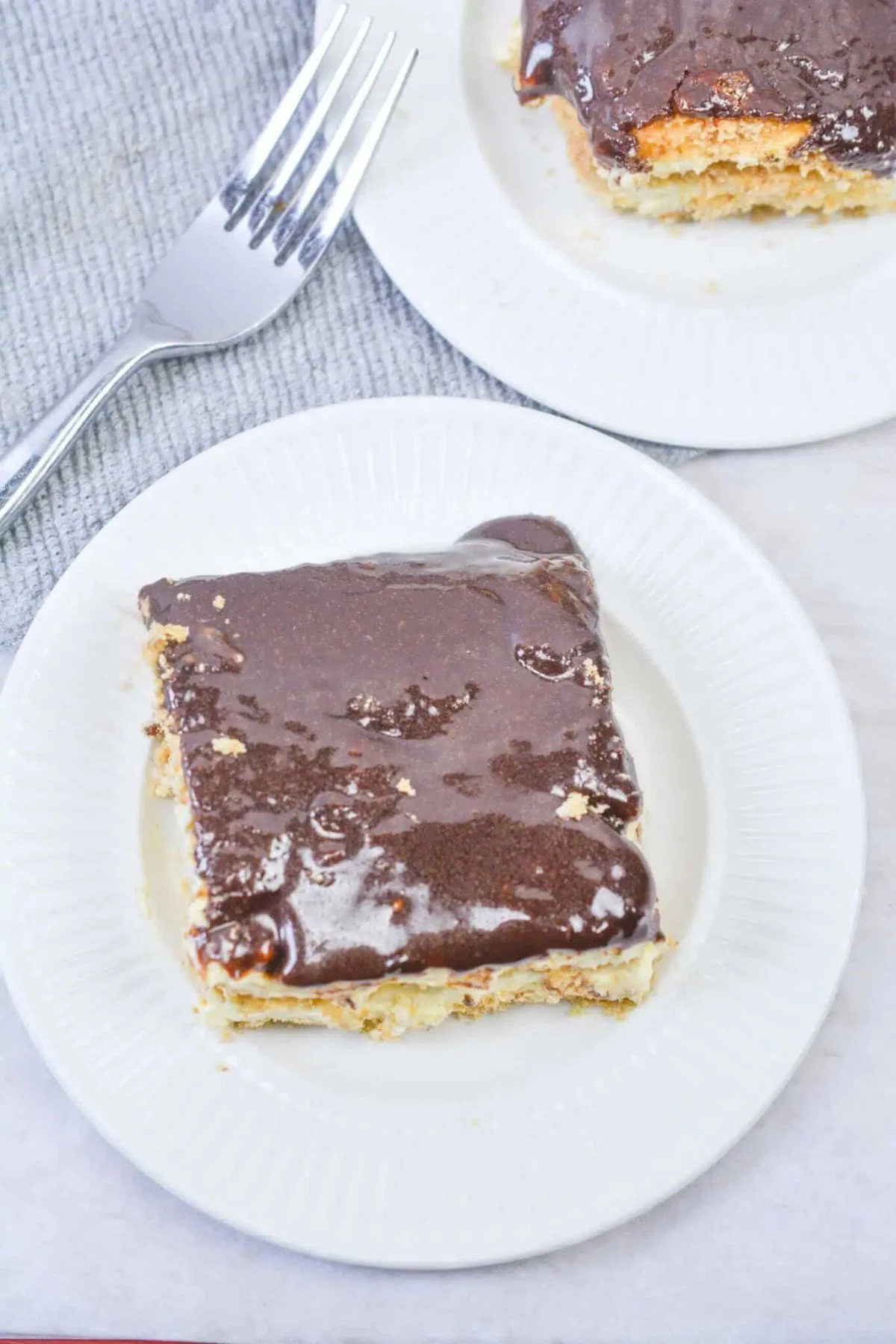 No-Bake Chocolate Eclair Cake