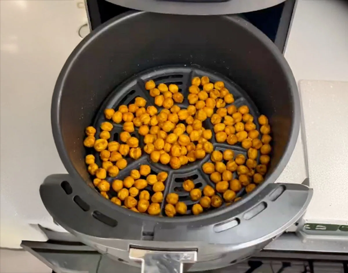Crispy Air-Fried Chickpeas