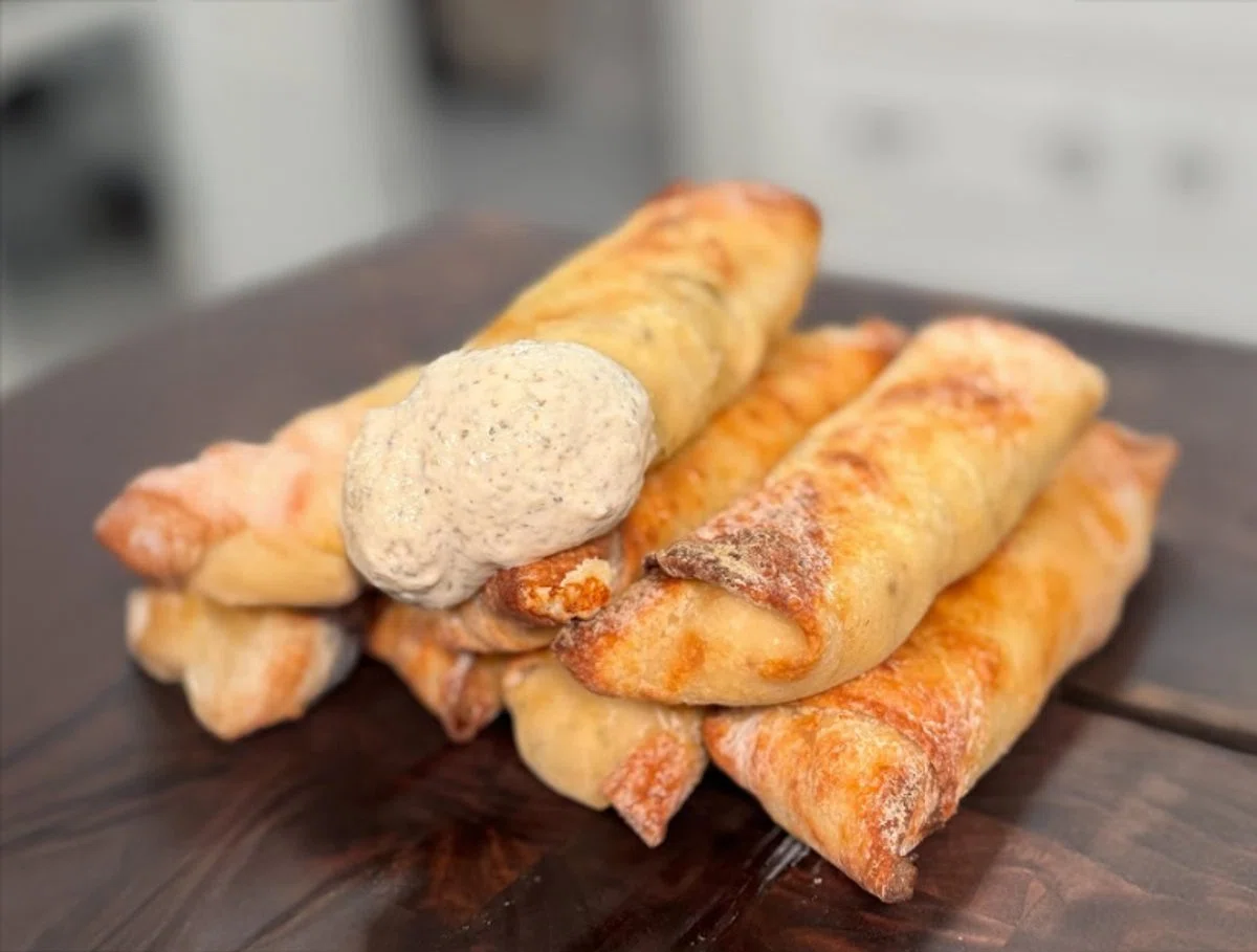 Chicken Bacon Ranch Egg Rolls
