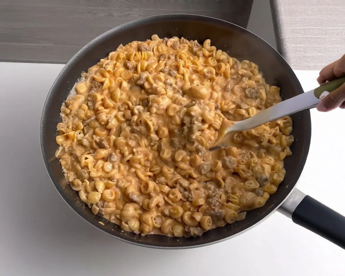 One Pot Cheesy Hamburger Helper Dupe