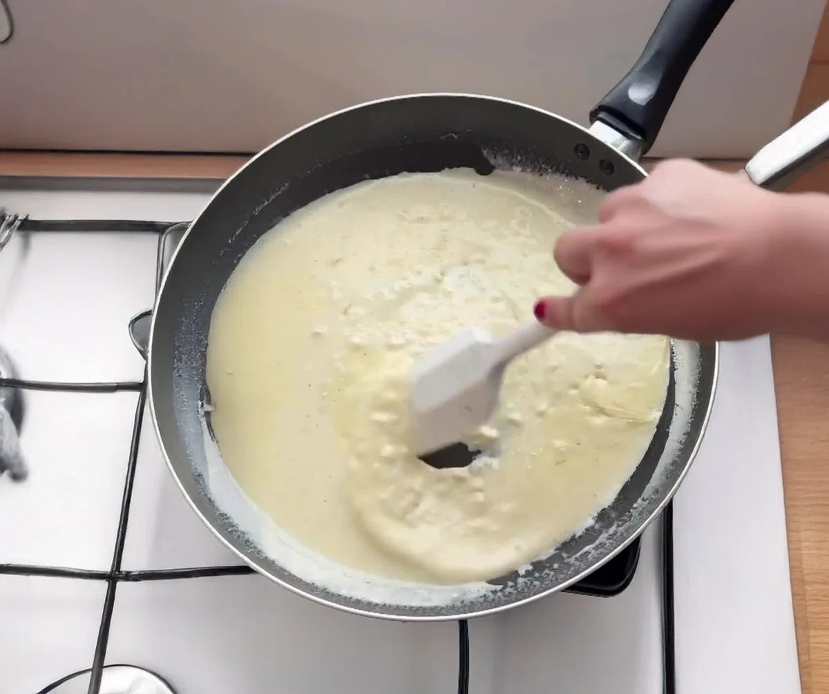 Extra Creamy Alfredo Fettuccine