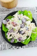 Chicken Salad with Almonds and Grapes