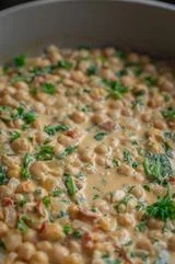 One-Pot Creamy Chickpeas