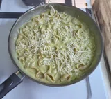 Pesto Mac & Cheese Shells