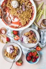 Strawberry Rhubarb Crumble