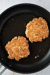 Juicy Salmon Burgers