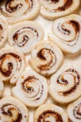 Mini Cinnamon Rolls with Heavy Cream