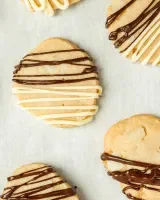 Macadamia Nut Shortbread Cookies