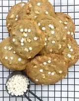 Vegan White Chocolate Macadamia Nut Cookies