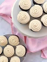 Easy Vegan Chocolate Cupcakes
