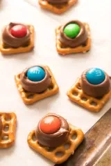 Pretzels with Hershey Kisses