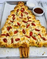 Pull Apart Christmas Tree Bread