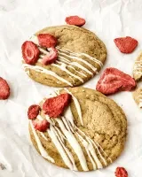 Strawberry Cheesecake Cookies