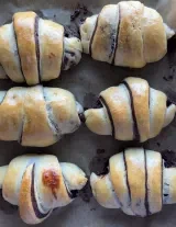 Easy Nutella Stuffed Chocolate Croissants 