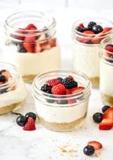 No-Bake Cheesecake Greek Yogurt Cups
