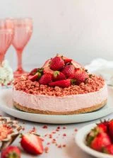 No-Bake Strawberry Crunch Cheesecake
