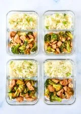 Buffalo Chicken and Broccoli Meal Prep