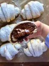 Easy Nutella Stuffed Chocolate Croissants 