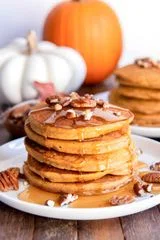 Fluffy Whole Wheat Pumpkin Pancakes