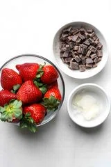 Vegan Chocolate Covered Strawberries