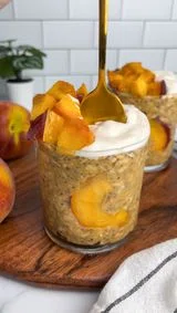 Peaches & Cream Overnight Oats