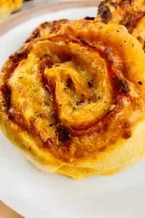 Pepperoni Pizza Roll-Ups