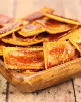 Glazed Bacon Crackers