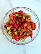 Strawberry Rhubarb Crumble