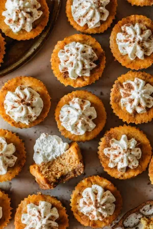 Easy Mini Pumpkin Pie Cups