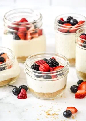 No-Bake Cheesecake Greek Yogurt Cups