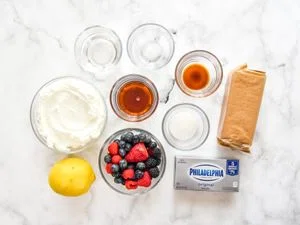 No-Bake Cheesecake Greek Yogurt Cups