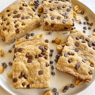 Vegan Blondies with Peanut Butter