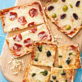 Matzah Pizzas