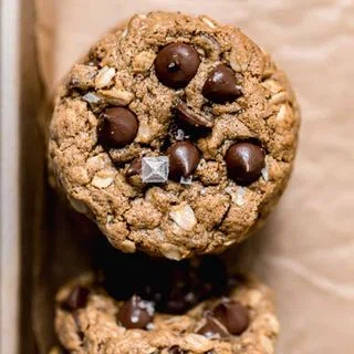 Vegan Tahini Oatmeal Chocolate Chip Cookies