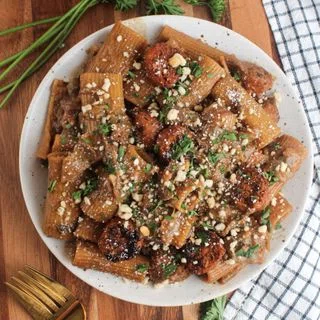 One Pot Vegan French Onion Pasta