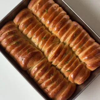 Cheesy Garlic Brioche