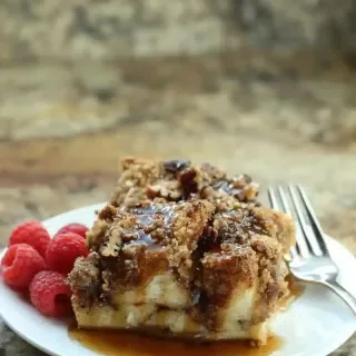 Cinnamon Roll French Toast Bake with Streusel Topping