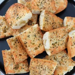 Easy Parmesan Cheese Bread with Chives and Black Pepper
