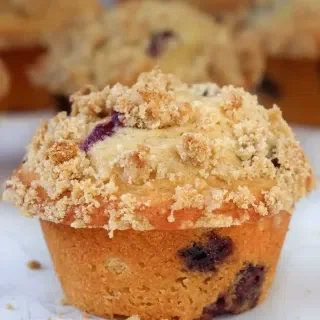 Blueberry Muffins with Crumb Topping