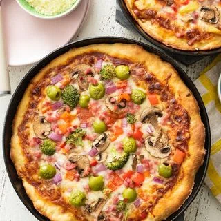 Deep Dish Cast Iron Pizza