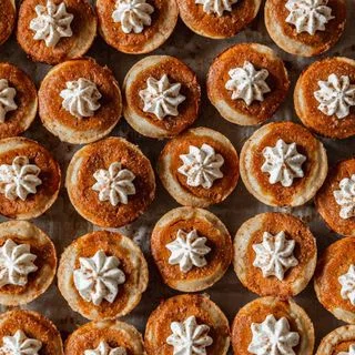 Easy Mini Pumpkin Pie Cups