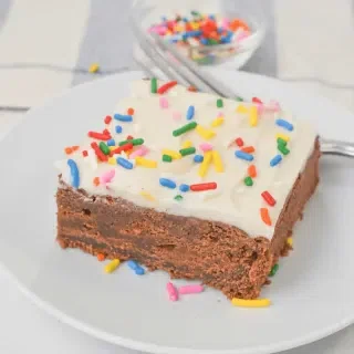 Chocolate Cake with White Icing