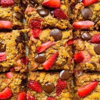 Chocolate Chip Strawberry Breakfast Bars
