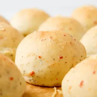 Italian Herb Dinner Rolls