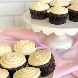 Easy Vegan Chocolate Cupcakes
