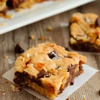 Chocolate Chip Salted Caramel Cookie Bars