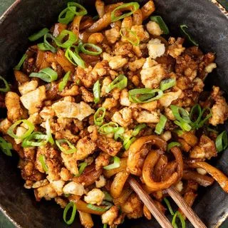 Chili Garlic Noodles with Tofu